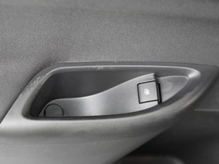 Opel Astra Opel Astra 1.4 Innovation 150PK 5-d - 17 inch LM velgen - Climate control - Cruise control - Afn. trekhaak - 12 maanden garantie - afbeelding nr 37