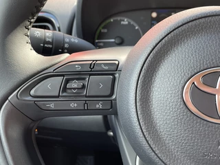 Toyota Yaris Toyota Yaris 1.5 Hybrid 115 Active Plus | Stuur + Stoelverwarming | Sensoren - afbeelding nr 10