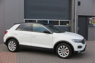 Volkswagen T-Roc Volkswagen T-Roc 2.0 TSI 190pk DSG 4Motion Sport , Virtual cockpit , Led verlichting, Trekhaak (afneembaar), Navigatie, Stoelverwarming,Achteruitrijcamera etc. Nieuwe APK - afbeelding nr 2