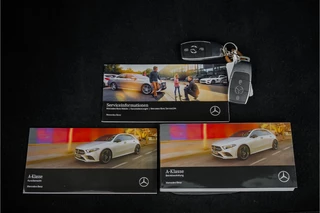 Mercedes-Benz A-Klasse Mercedes-Benz A-Klasse 250 Premium Plus AMG-Line Night Pano Burmester Ambiente - afbeelding nr 7