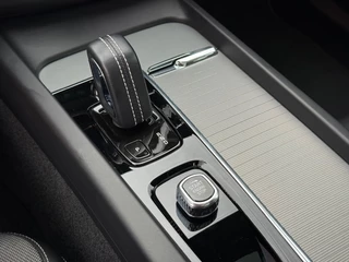 Volvo XC60 Volvo XC60 2.0 T6 R DESIGN RECHARGE Long Range Panodak ACC 21 Inch - afbeelding nr 42