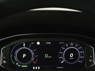 Volkswagen Passat Volkswagen Passat 1.4 TSI GTE | Panoramadak | Stoelverwarming |  Leder/Alcantara | Camera | Carplay | Adaptive cruise | Matrix LED | Massage | Navigatie - afbeelding nr 36