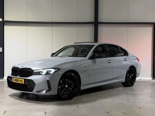 BMW 3 Serie 320e Sedan M-sport Pano Sfeer Brooklyn Grau NAP
