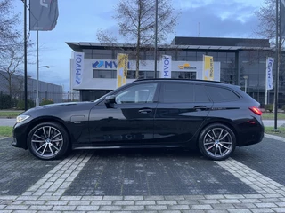 BMW 3 Serie PANO/HEAD-UP/ACC/LEER-SPORT/SFEER/CAMERA/KEYLESS/SHADOW-LINE/18