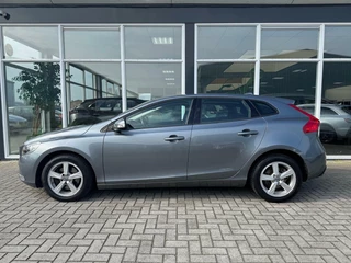 Volvo V40 Volvo V40 1.6 T2 Momentum|Trekhaak|Cruise control| Navi|PDC| - afbeelding nr 4