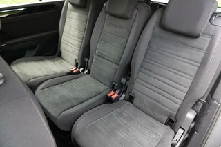 Volkswagen Touran Volkswagen Touran 1.5 TSI R-line 7pers. CAMERA STOELVERW. - afbeelding nr 18