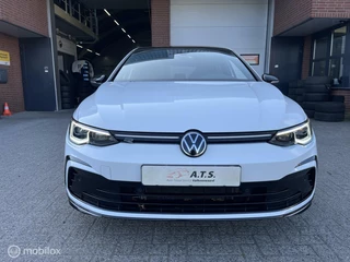 Volkswagen Golf Volkswagen Golf 1.5 eTSI R-Line PANO*CAMERA*ACC*NAVI*PDC* - afbeelding nr 2