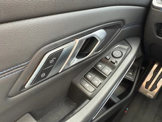 BMW 3 Serie BMW 3 Serie Touring 330e xDrive M-Sport | Pilot assist | Pano | H&K | Laser | Leer | - afbeelding nr 52
