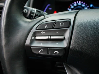 Hyundai Kona Hyundai Kona EV Premium 64 kWh | Verlaagd | Trekhaak tbv fietsendrager - afbeelding nr 26