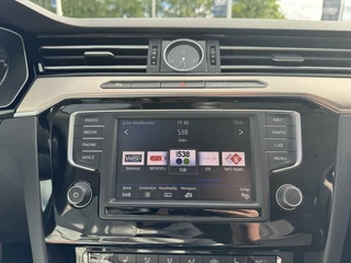 Volkswagen Passat Volkswagen Passat Variant 1.6 TDI Connected Series Plus - afbeelding nr 12