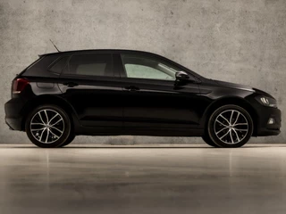 Volkswagen Polo Volkswagen Polo 1.0 TSI Sportline Automaat (APPLE CARPLAY, PARKEERSENSOREN, LM VELGEN, GETINT GLAS, SPORTSTOELEN, ADAPTIVE CRUISE, PARKEERSENSOREN, NIEUWSTAAT) - afbeelding nr 4
