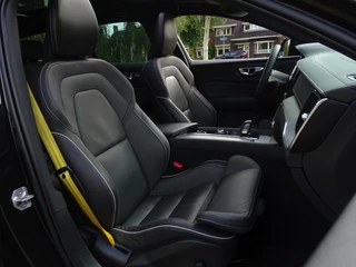 Volvo V60 Volvo V60 2.0 B4 179PK R-Design / 2021 / LED - afbeelding nr 16