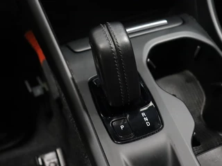 Volvo XC40 Volvo XC40 1.5 T5 Twin Engine Momentum Pro [SCHUIFKANTELDAK, APPLE CARPLAY, ANDROID, HALF LEDER, STOELVERWARMING V+A, PDC ACHTER, CRUISE, NIEUWSTAAT] - afbeelding nr 18