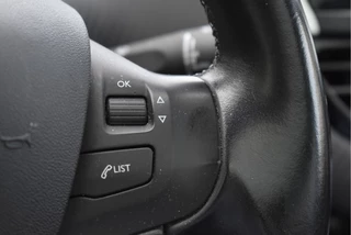 Peugeot 2008 | NL-Auto | Pano.dak | Nav | Cruise Contr | Climate Contr | PDC | Trekhaak | NAP - afbeelding nr 41