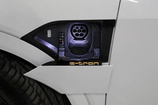 Audi e-tron Audi e-tron e-tron 55 quattro/trekhaak/RSstoelen/360cam/Pano - afbeelding nr 19