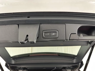 Volvo XC60 Volvo XC60 2.0 T6 Plug-in Hybrid AWD Inscription Expression (INCL-BTW)  AUT. *PANO | LUXURY-LEATHER | FULL-LED | HEATED-SPORTSEATS | NAVI-FULLMAP | CAMERA | PDC | ADAPT.CRUISE | CARPLAY | DIGI-COCKPIT | BLIS | SIPS | KEYLESS | 18