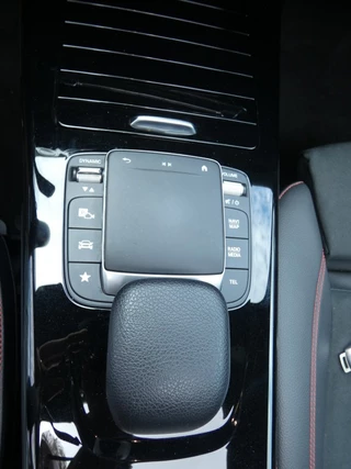 Mercedes-Benz CLA Mercedes-Benz CLA 200 AMG EDITION,Pano,Led,Burmester,Camera - afbeelding nr 22