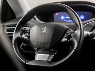 Peugeot 308 (APPLE CARPLAY, GROOT NAVI, LEDER, ADAPTIVE CRUISE, 360 CAMERA, SPORTSTOELEN, GETINT GLAS, KEYLESS, CRUISE, TREKHAAK, NIEUWSTAAT) - afbeelding nr 17