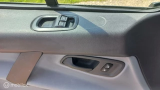 Ford Transit Custom Ford Transit Custom 290 2.2 TDCI L2H1 Ambiente ECOnetic/AIRCO - afbeelding nr 10