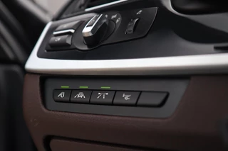 BMW 5 Serie BMW 5-serie Touring 528xi xDrive M Sport / HUD / 2x MEMORY / 360 / H&K / KEYLESS / NAP - afbeelding nr 14