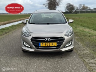 Hyundai i30 Hyundai i30 Wagon 1.4 T-GDI Comfort Climate Cruise Trekhaak! - afbeelding nr 2