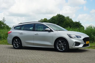 Ford Focus Ford Focus Wagon 1.0 125PK ST Line Business | Moondust Silver | Winterpack/AppleCarplay/Camera/LaneAssist - Keurige reisgenoot! - afbeelding nr 11