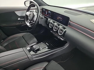 Mercedes-Benz A-Klasse Mercedes-Benz A-klasse 180d Aut. Business Sol. AMG | Navi | Camera | Sfeer | - afbeelding nr 7