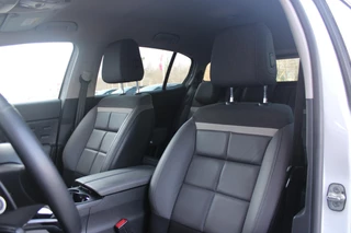 Citroën C5 Aircross Citroen C5 Aircross 1.6 Plug-in 225PK Hybrid BUSINESS | NAVIGATIE | APPLE CARPLAY/ANDROID AUTO | KEYLESS ENTRY/START | LED KOPLAMPEN | DODEHOEK DETECTIE | LICHTMETALEN VELGEN 18