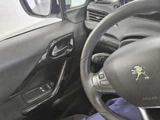 Peugeot 208 Peugeot 208 1.2 PT SIGNATURE + AIRCO/APPLE CARPLAY/ANDROID AUTO/PDC/CRUISE - afbeelding nr 9