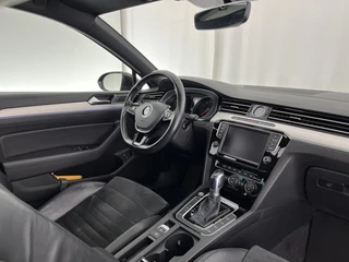 Volkswagen Passat Volkswagen Passat Variant 1.4 TSI GTE Highline Aut. *PANO | LEATHER-ALCANTARA | FULL-LED | NAVI-FULLMAP | ERGONOMIC-SPORT-SEATS | CARPLAY | CAMERA | DAB+ | ECC | HEATED-SEATS | PDC | TOWBAR | SHIFT-PADDLES | AMBIENT-LIGHT | 17''ALU* - afbeelding nr 8