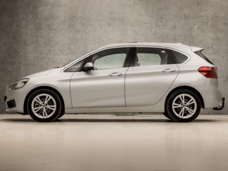 BMW 2 Serie BMW 2 Serie Active Tourer 218i High Executive Sportline (PANORAMADAK, DEALER ONDERHOUDEN, NAVIGATIE, CAMERA, STOELVERWARMING, SPORTSTOELEN, CRUISE, TREKHAAK, PARKEERSENSOREN, NIEUWE APK, NIEUWSTAAT) - afbeelding nr 2