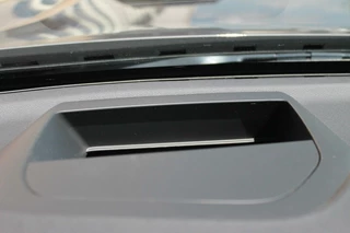Volvo XC60 Volvo XC60 T6 Recharge AWD R-Design | Longe Range | Panoramadak | Stoelverwarming | 360° Camera | HUD | Trekhaak | Harman / Kardon | Glossy Black - afbeelding nr 33