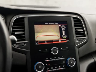 Renault Mégane Estate Automaat (APPLE CARPLAY, NAVIGATIE, DIGITAL COCKPIT, CAMERA, GETINT GLAS, SPORTSTOELEN, STOELVERWARMING, KEYLESS, PARKEERSENSOREN, NIEUWSTAAT) - afbeelding nr 15