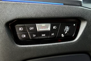 BMW 3 Serie BMW 3 Serie 318i M-Sport Rijklaarprijs-Garantie Navigatie Leder sport interieur  Live Cockpit Plus - afbeelding nr 32