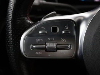 Mercedes-Benz A-Klasse Mercedes-Benz A-klasse 180d AMG | 36.600km NAP | Panoramadak | Stoelverwarming | Carplay | Camera | Full LED | Navigatie | Leder/Alcantara | Widescreen - afbeelding nr 13