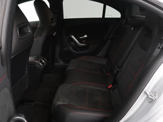 Mercedes-Benz CLA Mercedes-Benz CLA-klasse 250e AMG Night | Stoelverwarming |  Leder/Alcantara | Camera | Widescreen | Navigatie | Full LED | Sportstoelen - afbeelding nr 6