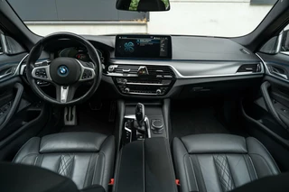 BMW 5 Serie BMW 5-serie 545e xDrive M Sport Pro B&W Pano 360c 20'' Nappa - afbeelding nr 13