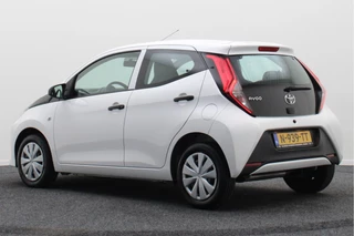 Toyota Aygo Toyota Aygo 1.0 VVT-i x-fun 5-Deurs, Airco, Cruise, Bluetooth, Elektrische Ramen, DAB, Xenon - afbeelding nr 3