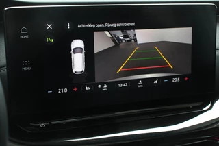 Škoda Octavia Skoda Octavia Combi 1.0 e-TSI 110pk MHEV DSG Style | Navigatie | Apple Carplay/Android Auto | Parkeersensor achter | Camera | Adaptive Cruise Control | Stoelverwarming | Ledverlichting | Climate Control - afbeelding nr 2