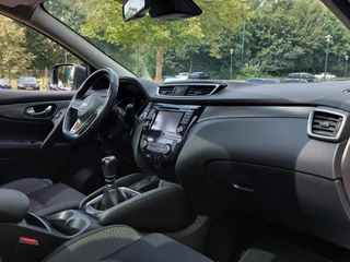 Nissan QASHQAI 1.2 DIG-T 116pk N-Connecta Design-Pack | Origineel NL | Navi | Clima | Cruise | Keyless Entry | Panoramadak | Pdc V+A+360 Camera | Rijstrook+Licht+Regensensor | Privacy Glass | 18''lm - afbeelding nr 34
