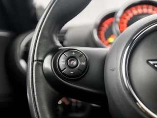 MINI Clubman Automaat (PANORAMADAK, GROOT NAVI, LEDER, STOELVERWARMING, SPORTSTOELEN, HARMAN/KARDON, LED KOPLAMPEN, KEYLESS, GETINT GLAS, NIEUWE APK, NIEUWSTAAT) - afbeelding nr 20