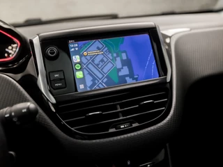 Peugeot 2008 Automaat (PANORAMADAK, APPLE CARPLAY, NAVIGATIE, CLIMATE, STOELVERWARMING, LEDER, SPORTSTOELEN, GETINT GLAS, CRUISE, LM VELGEN, NIEUWSTAAT) - afbeelding nr 31
