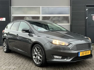 Ford Focus - 277121376-0