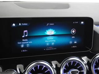 Mercedes-Benz GLA Mercedes-Benz GLA 200 AMG // Camera // Sfeerverlichting // Night Pakket // Augmented Reality // Carplay // 19