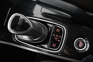Mitsubishi Outlander Mitsubishi Outlander 2.0 PHEV Instyle+ | Schuifdak | Leder |  Stoel & stuurverwarming | Trekhaak | 360 camera | Adaptive cruise | Xenon | Climate control | Keyless - afbeelding nr 19