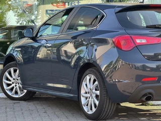 Alfa Romeo Giulietta Alfa Romeo Giulietta 1.4 Turbo MultiAir Super Automaat 2016 - afbeelding nr 12