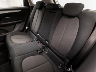 BMW 2 Serie (NAVIGATIE, CLIMATE, STOELVERWARMING, CRUISE, SPORTSTOELEN, PARKEERSENSOREN, TREKHAAK, NIEUWE APK, NIEUWSTAAT) - afbeelding nr 15
