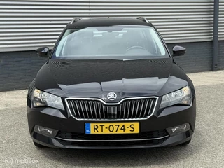 Škoda Superb Skoda Superb Combi 1.4 TSI Ambition NAVIGATIE - afbeelding nr 3