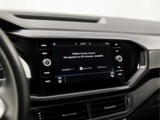 Volkswagen T-Cross Automaat (VIRTUAL COCKPIT, APPLE CARPLAY, GROOT NAVI, CLIMATE, LED KOPLAMPEN, SPORTSTOELEN, CAMERA, GETINT GLAS, KEYLESS, NIEUWSTAAT) - afbeelding nr 28
