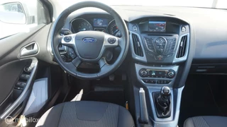 Ford Focus Ford Focus Wagon 1.0 EcoBoost Edition Plus Navi | Trekhaak | PDC V+A | Dist Riem vervangen - afbeelding nr 10